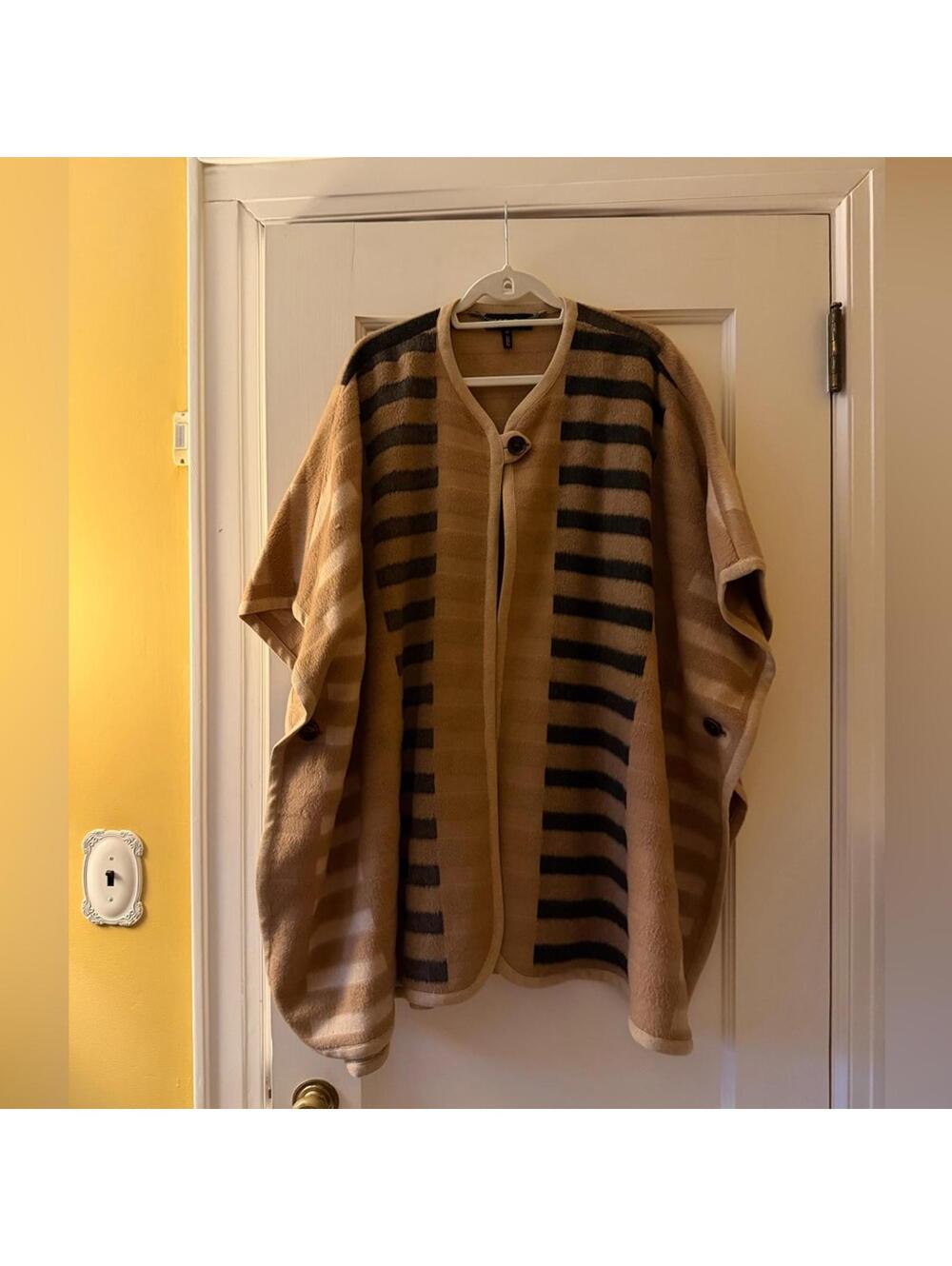 Vintage Escada Camel Mixed Tone Blanket Cape Shawl M